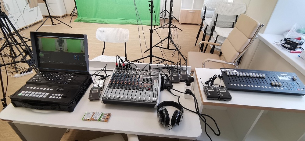 Radio broadcasting film studios
